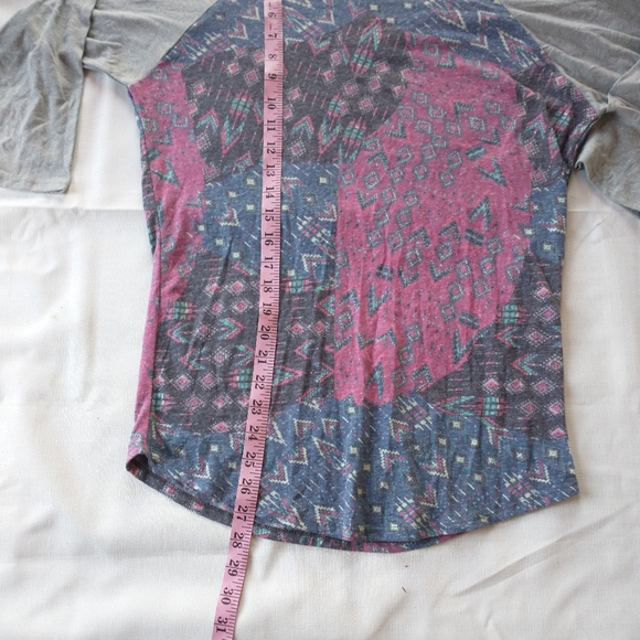 LuLaRoe top size M - Picture 8 of 9